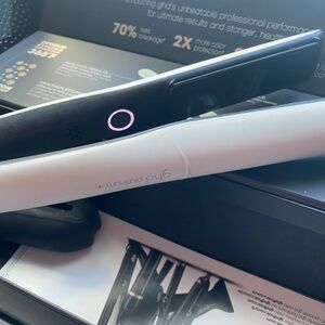 ghd Platinum+ Professional Performance 1" Styler White